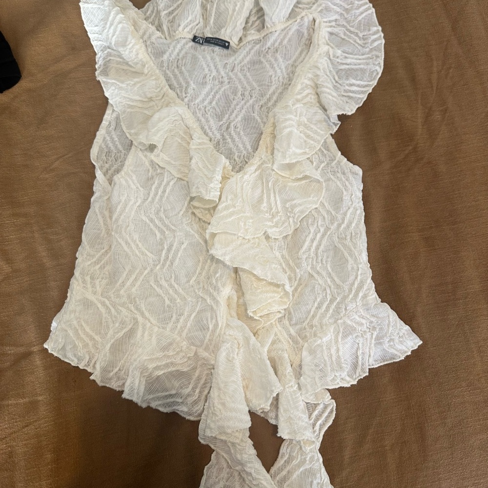 Zara Cream Ruffled Top - Picture 2 of 2